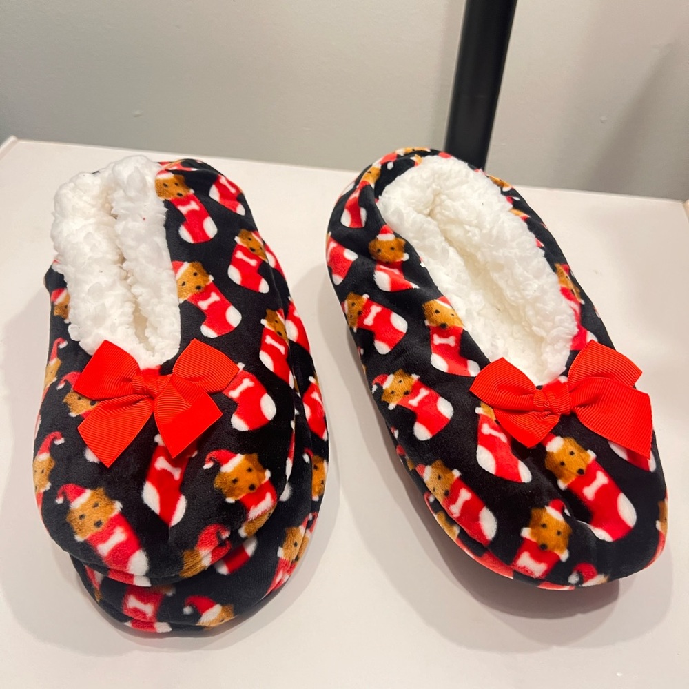 Holiday Fuzzy Slippers - Size 7 - 9.5